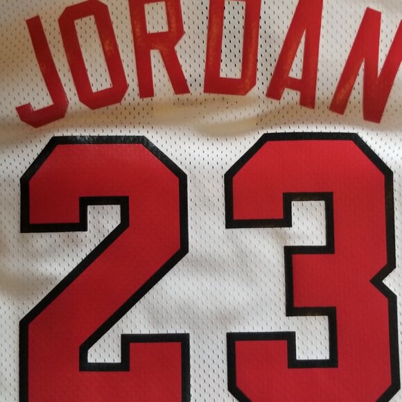 Men's Mitchell & Ness Michael Jordan White Chicago Bulls Rookie Authentic Jersey - Picture 7 of 12